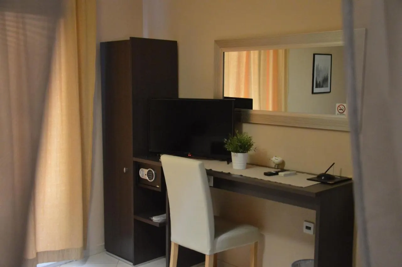 Hotel Epavli Nea Kallikrateia 3*,
