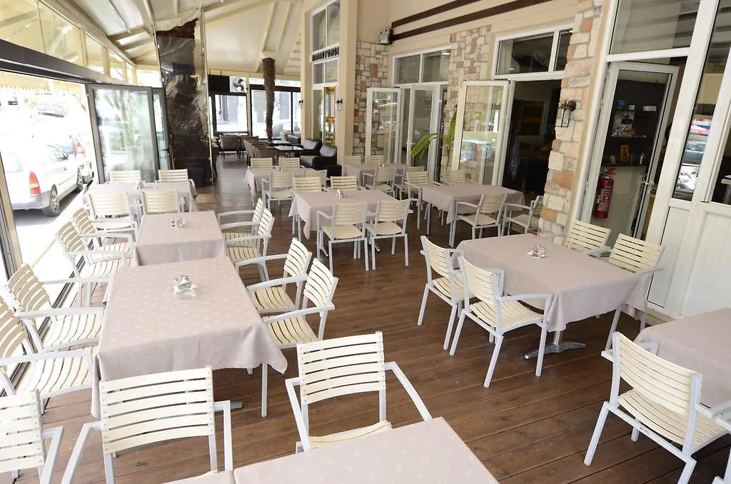 Hotel Epavli Nea Kallikrateia 3*,